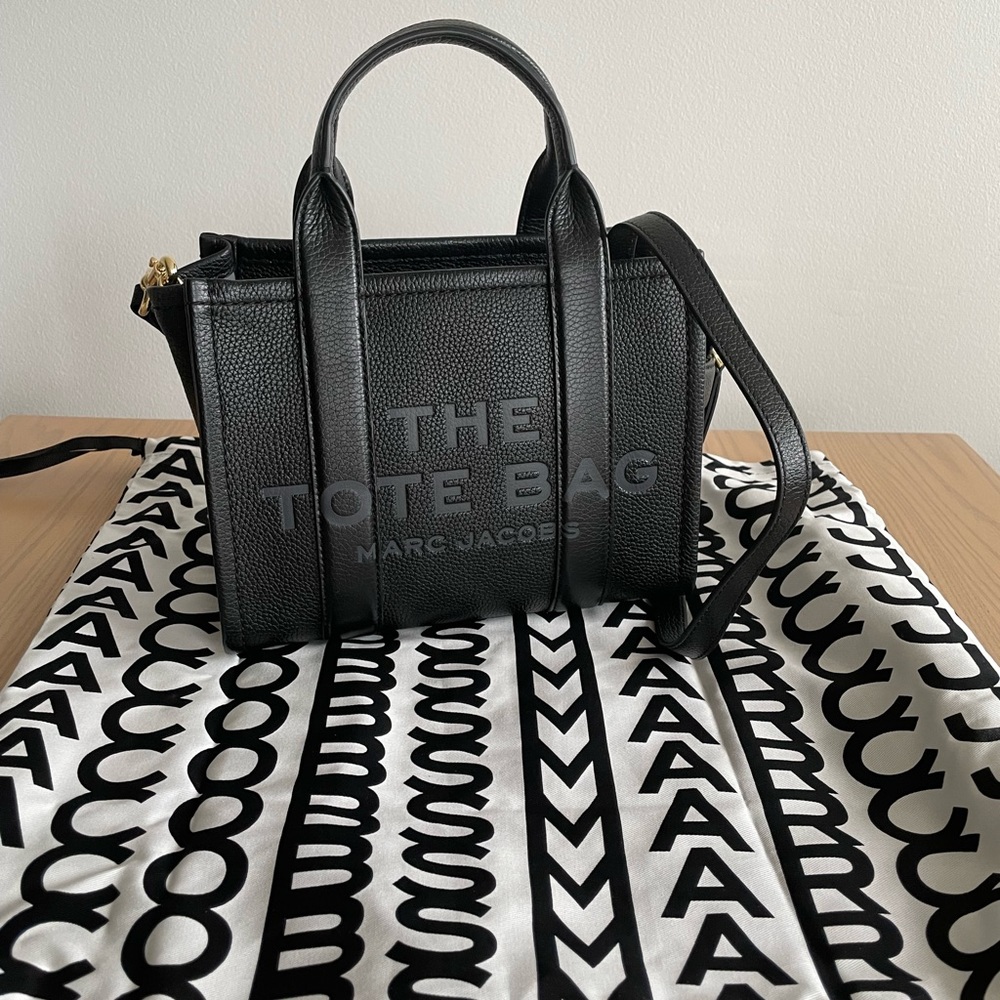 MARC JACOBS: THE LEATHER SMALL TOTE BAG